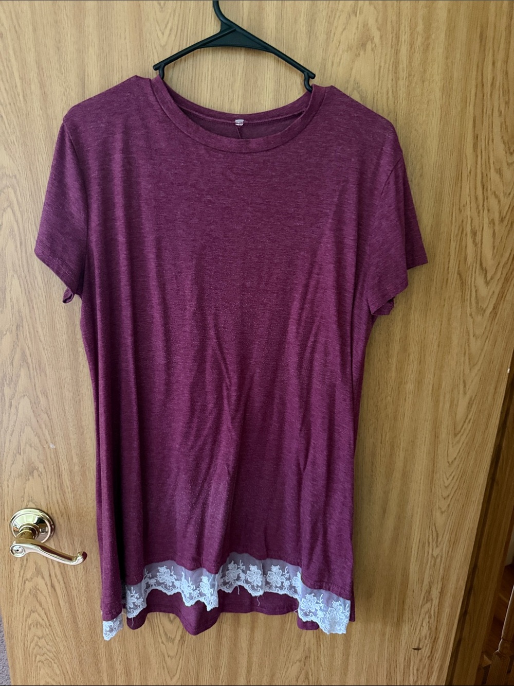 Women's Maroon Lace-Hem Short Sleeve Top